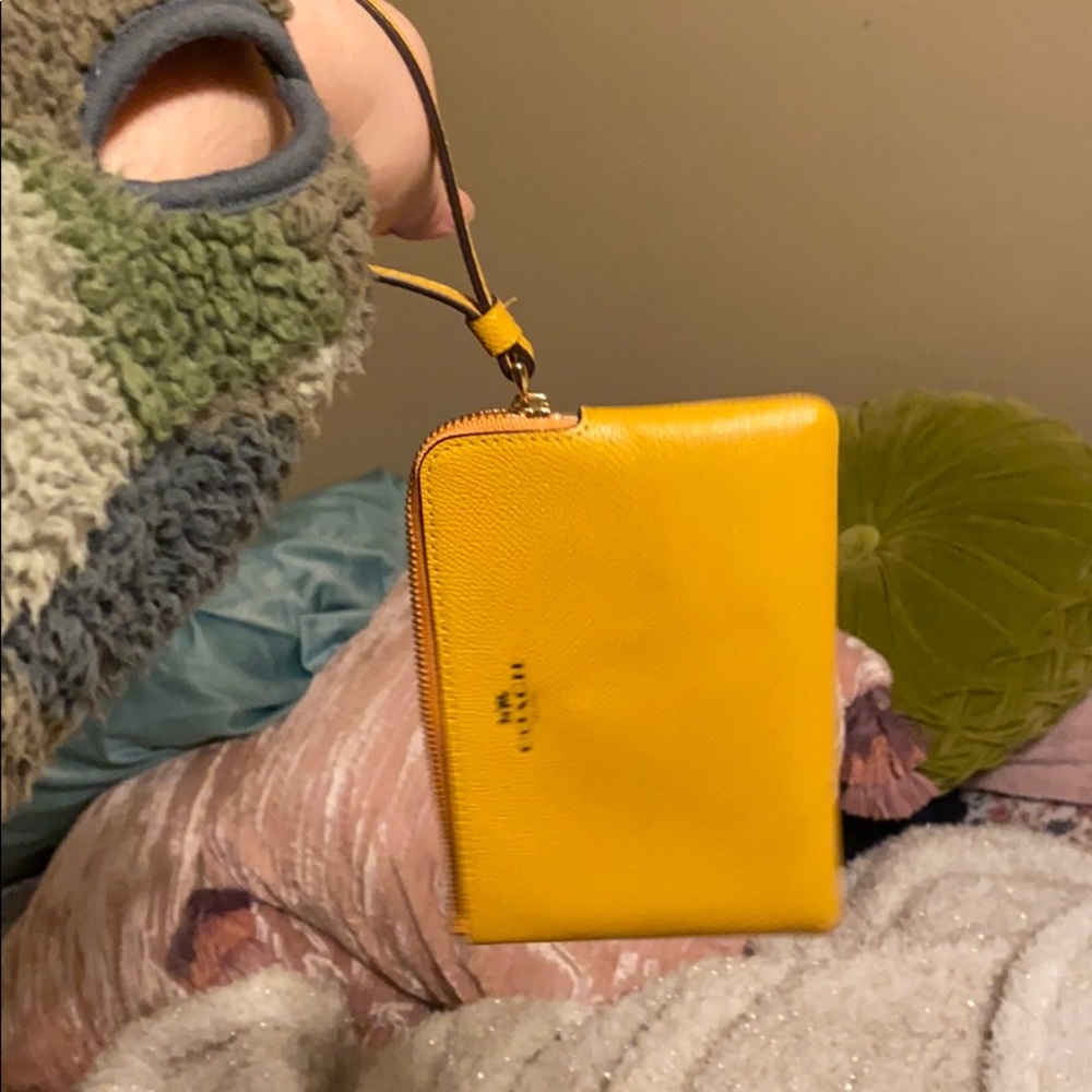 Coach wristlet - Picture 5 of 5
